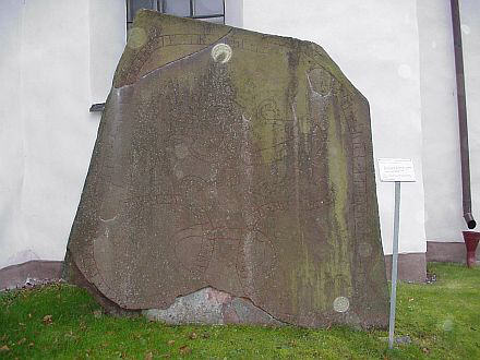 Stenen vid kyrkan