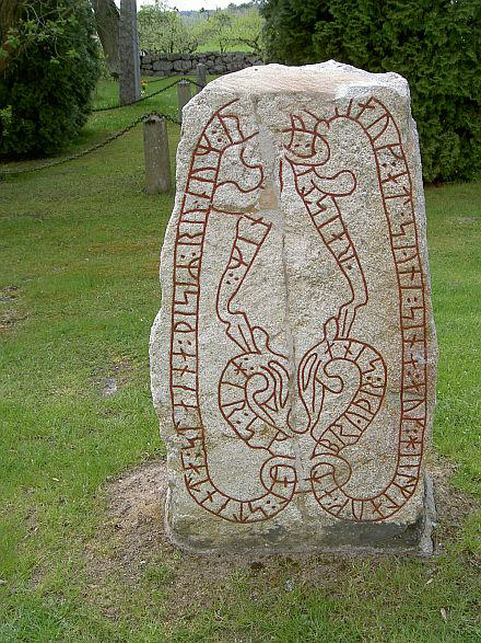 Stenen utanför kyrkan